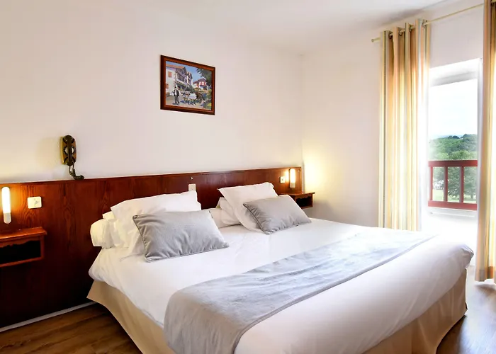 Hotel Restaurant Baratxartea 2*